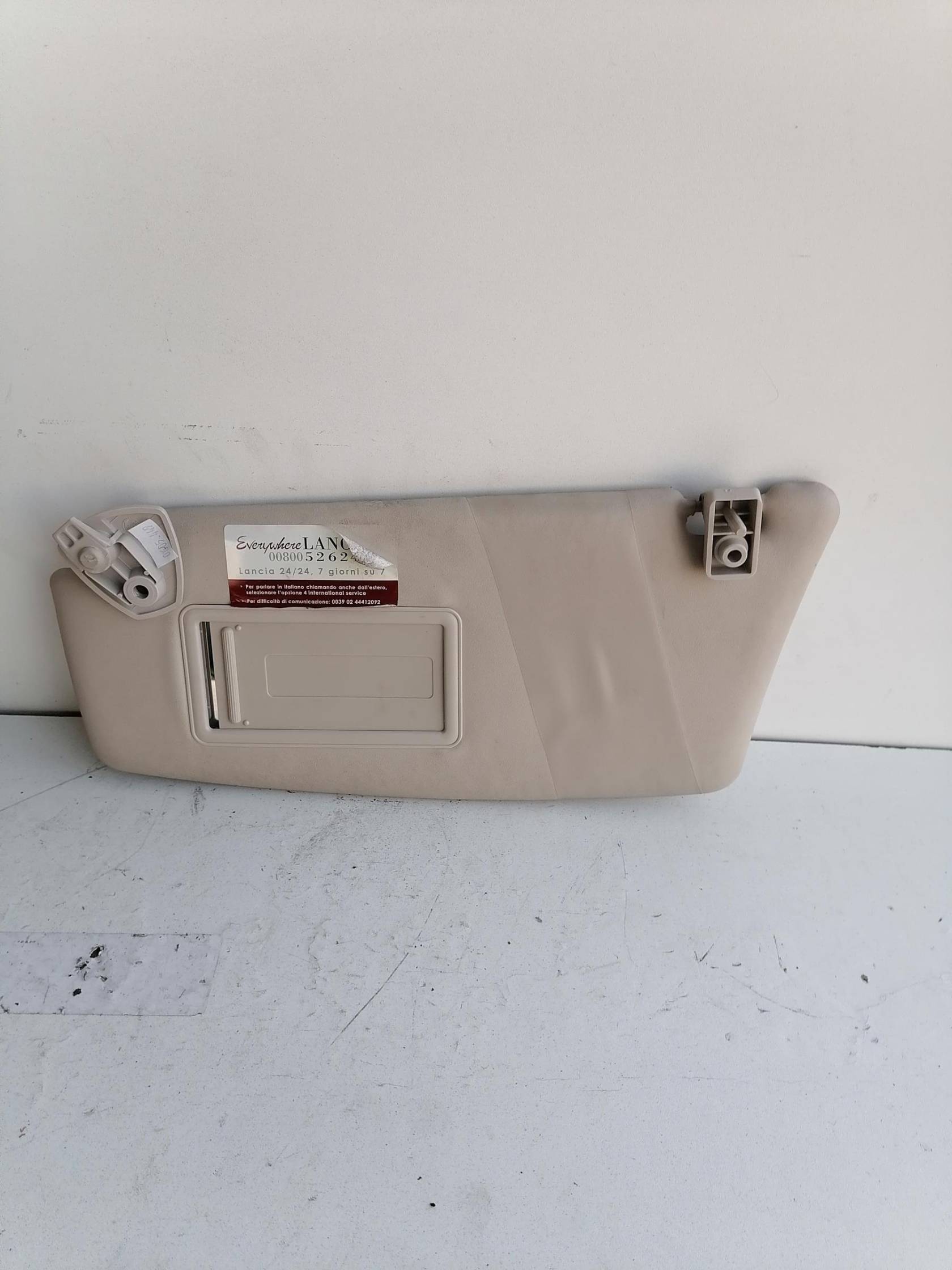 Aletta parasole parabrezza sx.